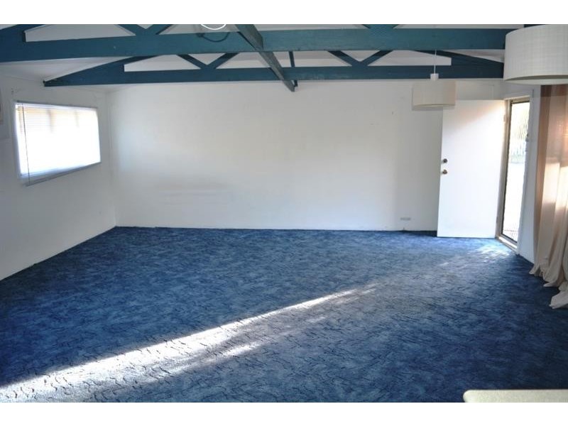 1a Kawana Avenue, Blue Haven NSW 2262