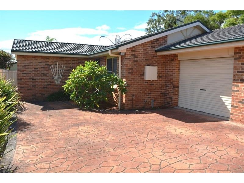 2/67 Manuka Pde, Gorokan NSW 2263