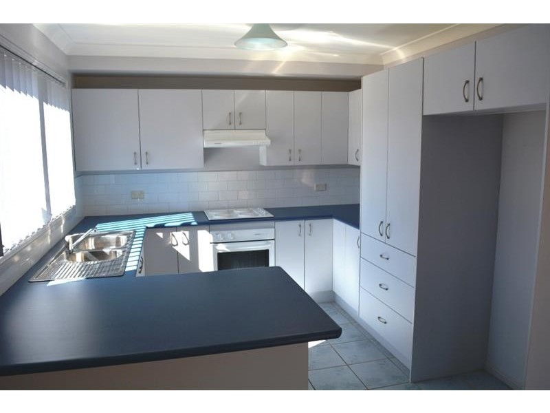 2/67 Manuka Pde, Gorokan NSW 2263