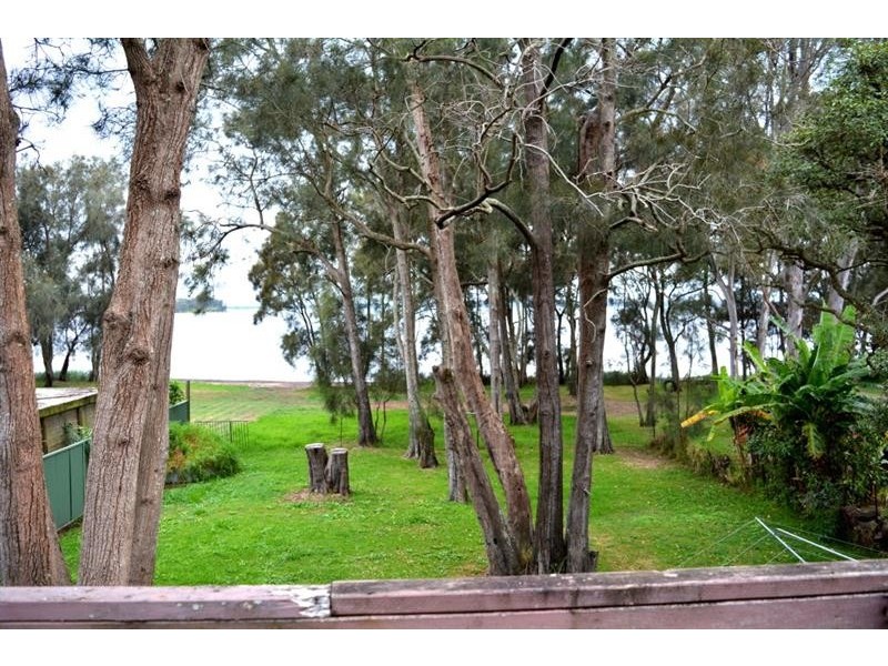 400 Tuggerawong Rd, Wyongah NSW 2259