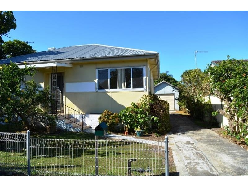 5 Pearce  Rd, Toukley NSW 2263