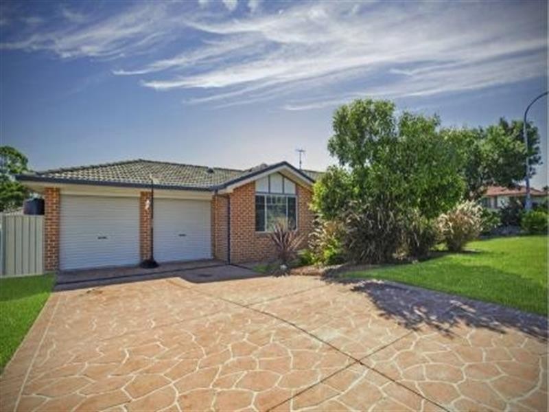 1 Bancroft Cl, Blue Haven NSW 2262