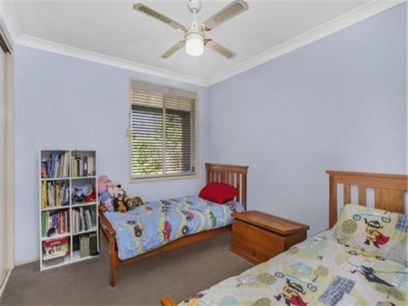 1 Bancroft Cl, Blue Haven NSW 2262