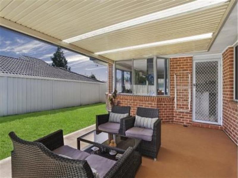 1 Bancroft Cl, Blue Haven NSW 2262