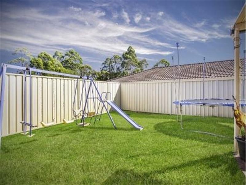 1 Bancroft Cl, Blue Haven NSW 2262