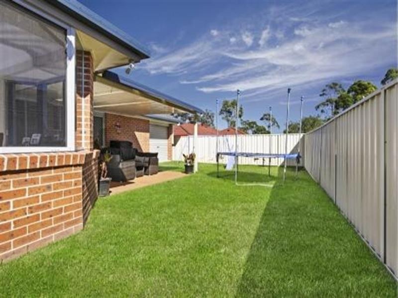 1 Bancroft Cl, Blue Haven NSW 2262