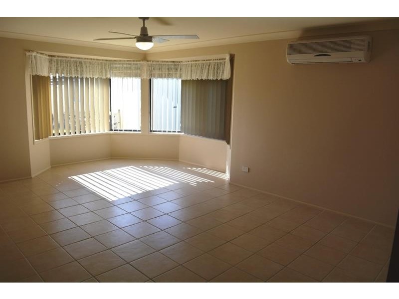 154 Blueridge Dr, Blue Haven NSW 2262