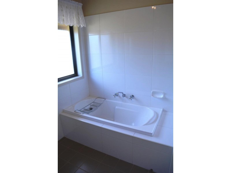 154 Blueridge Dr, Blue Haven NSW 2262