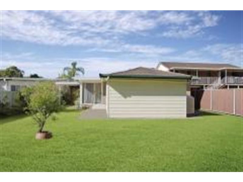 3 Avonlea Ave, Gorokan NSW 2263