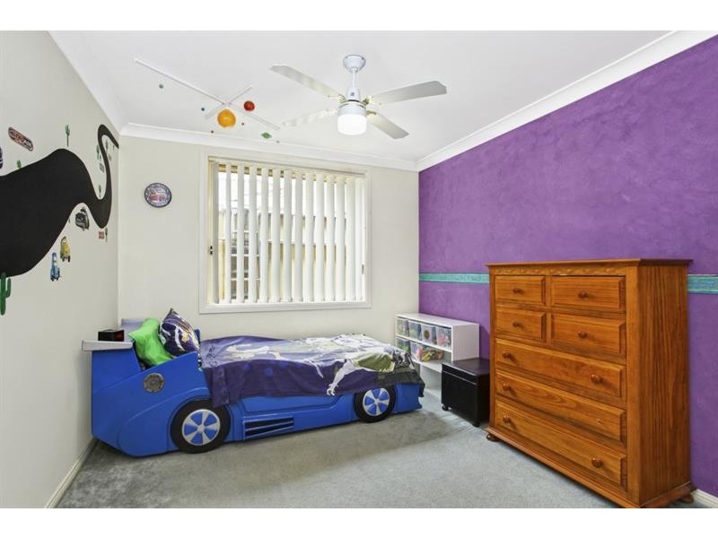2 Glider Rd, Wadalba NSW 2259