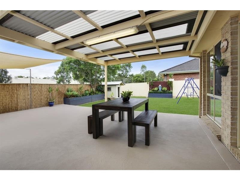 2 Glider Rd, Wadalba NSW 2259
