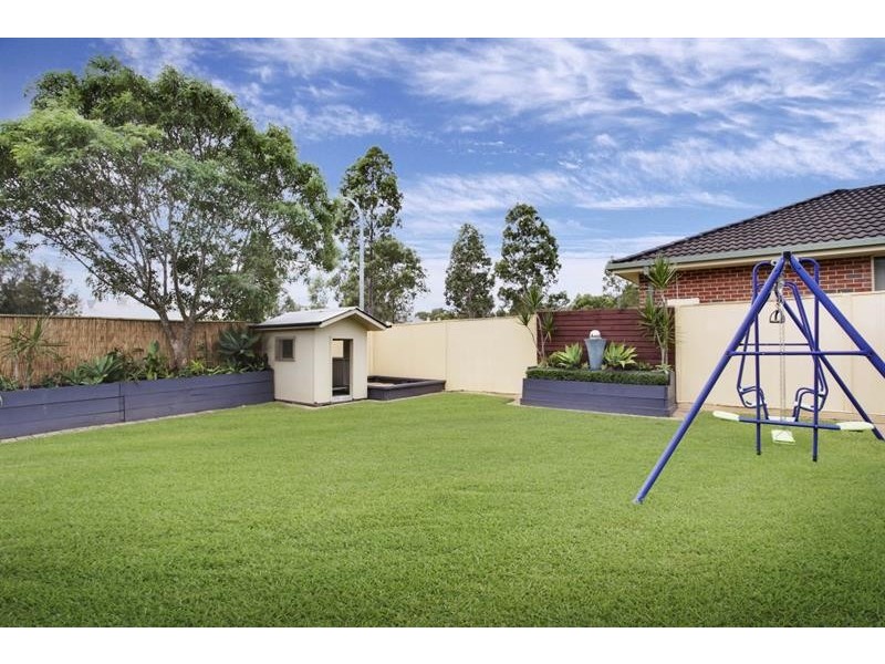 2 Glider Rd, Wadalba NSW 2259