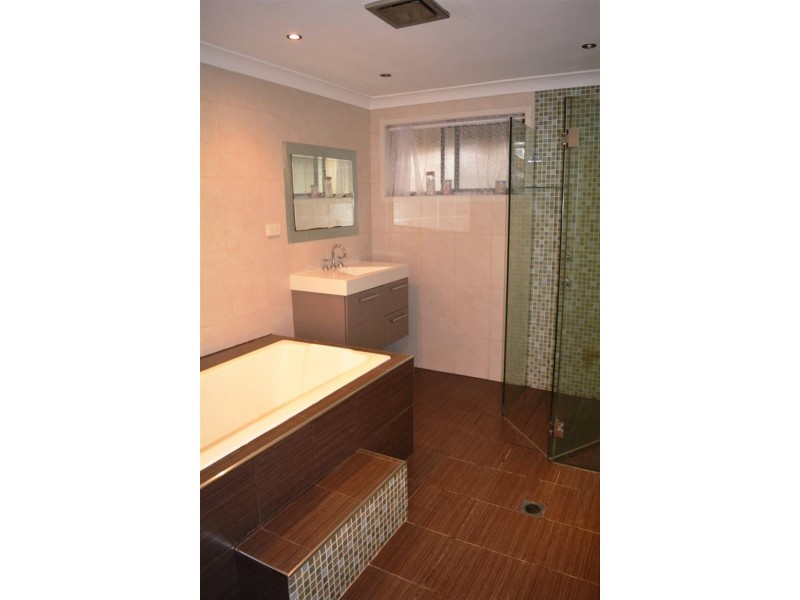 53 Platypus Rd, Berkeley Vale NSW 2261