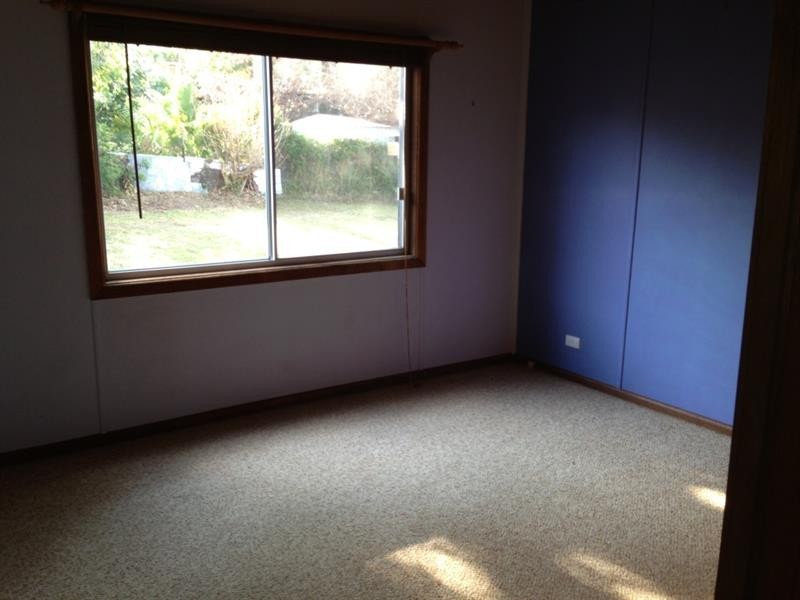 1 Elabana Ave, Chain Valley Bay NSW 2259