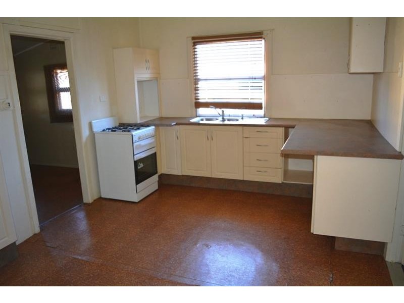 3 Howarth St, Wyong NSW 2259