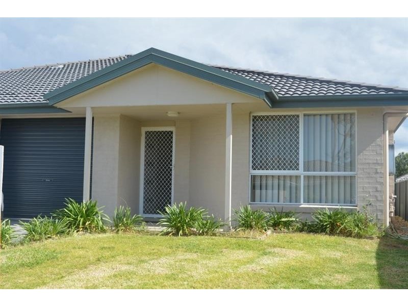 2/22 Salamander Road, Wadalba NSW 2259