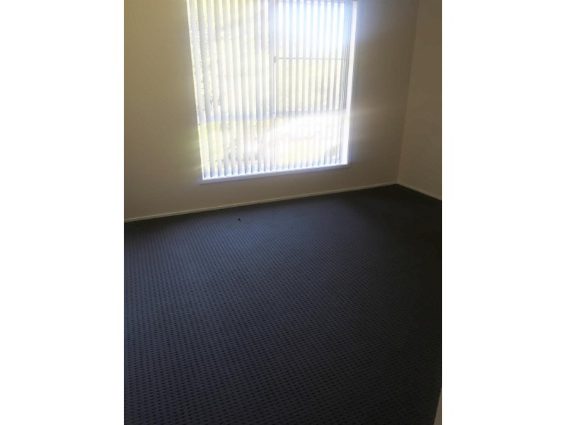 8 Wyong  Rd, Berkeley Vale NSW 2261