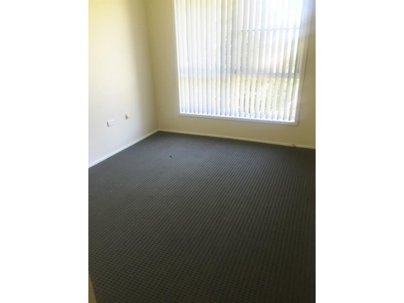 8 Wyong  Rd, Berkeley Vale NSW 2261