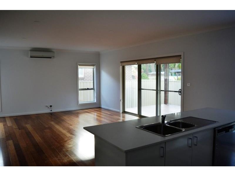 2 Malvina Ave, Gorokan NSW 2263