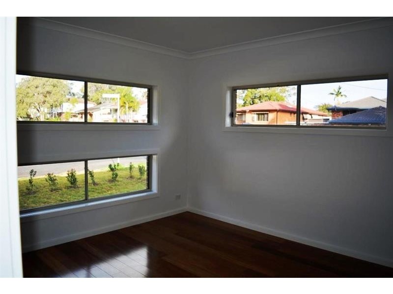 2 Malvina Ave, Gorokan NSW 2263