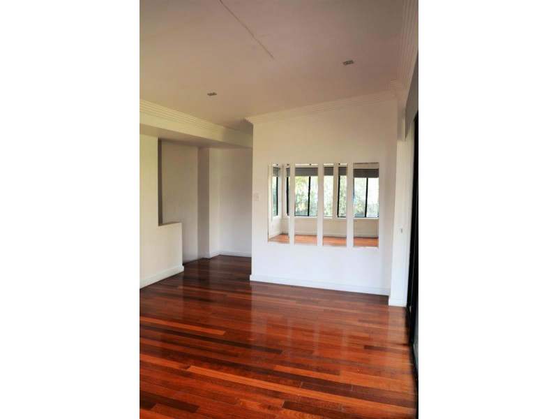 11 Beach Parade, Canton Beach NSW 2263