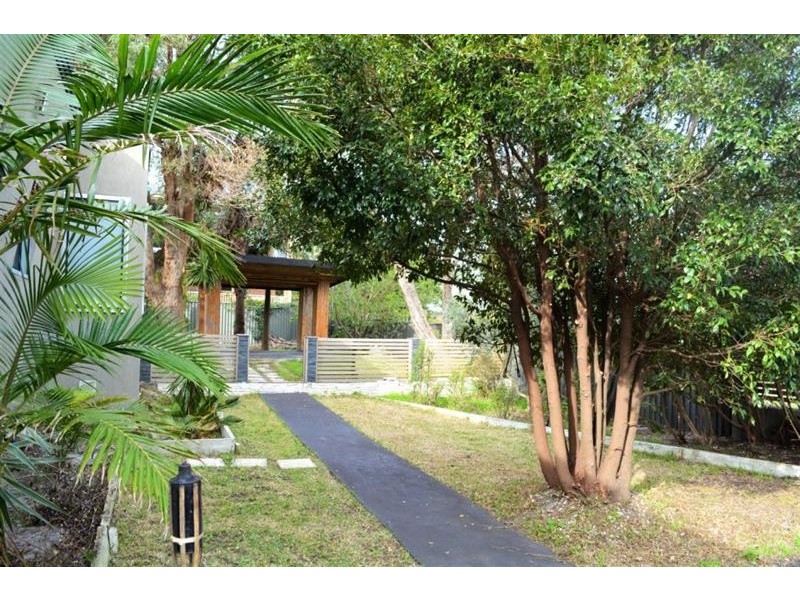 11 Beach Parade, Canton Beach NSW 2263