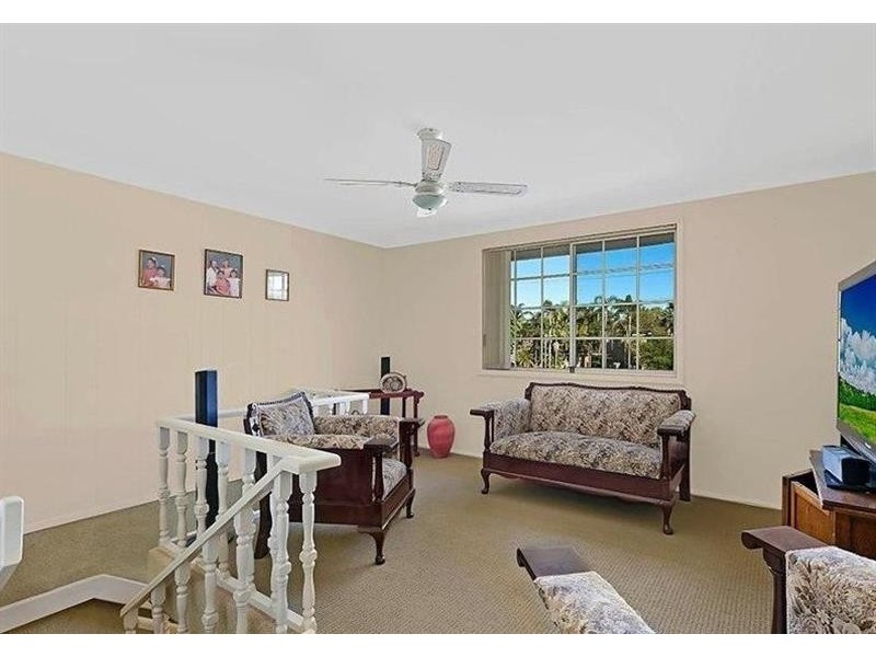 67 Kerry Cres, Berkeley Vale NSW 2261