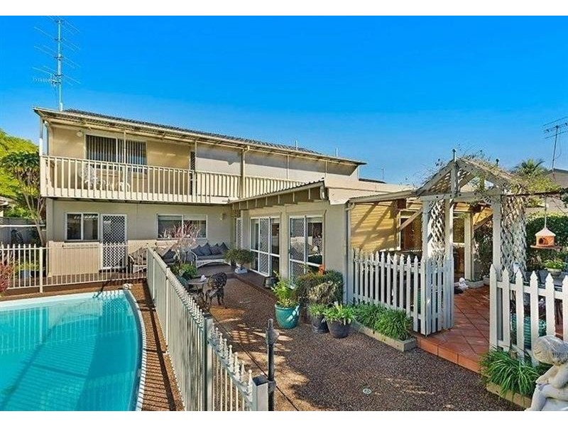 67 Kerry Cres, Berkeley Vale NSW 2261