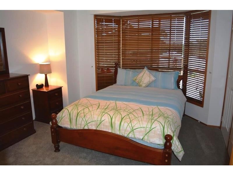 11 Deloraine Glen, Mardi NSW 2259