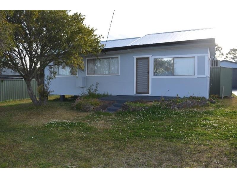 4 Dudley St, Gorokan NSW 2263
