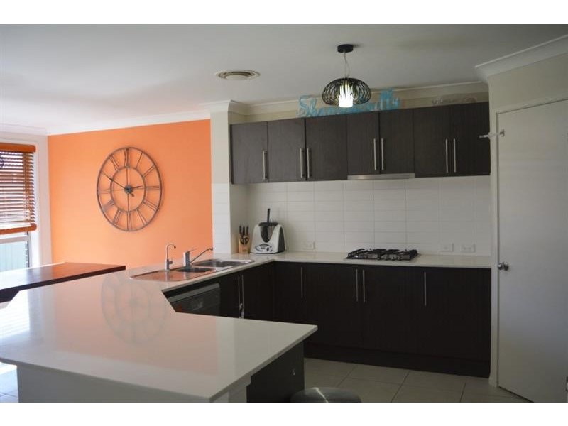 6 Cascades Rd, Woongarrah NSW 2259