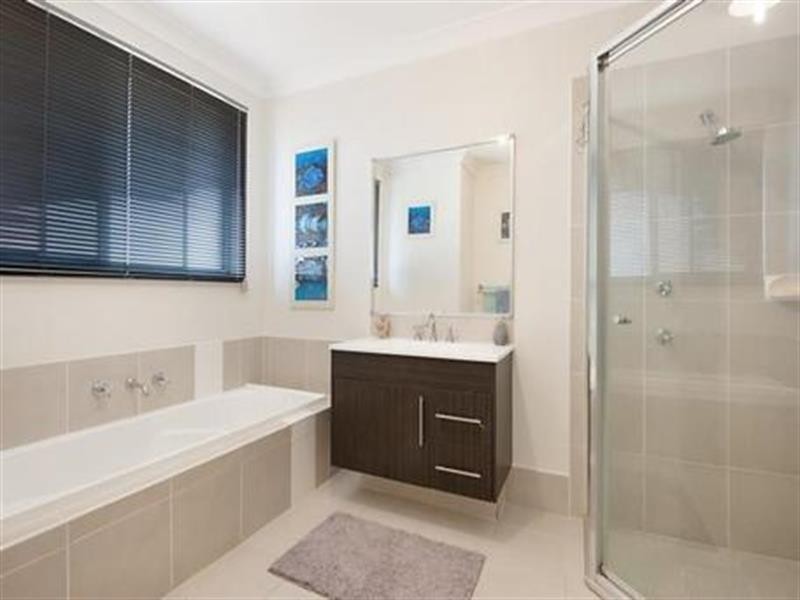 6 Cascades Rd, Woongarrah NSW 2259