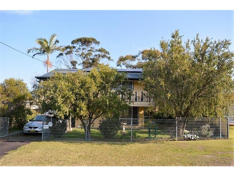 26 Danbury Ave, Gorokan NSW 2263