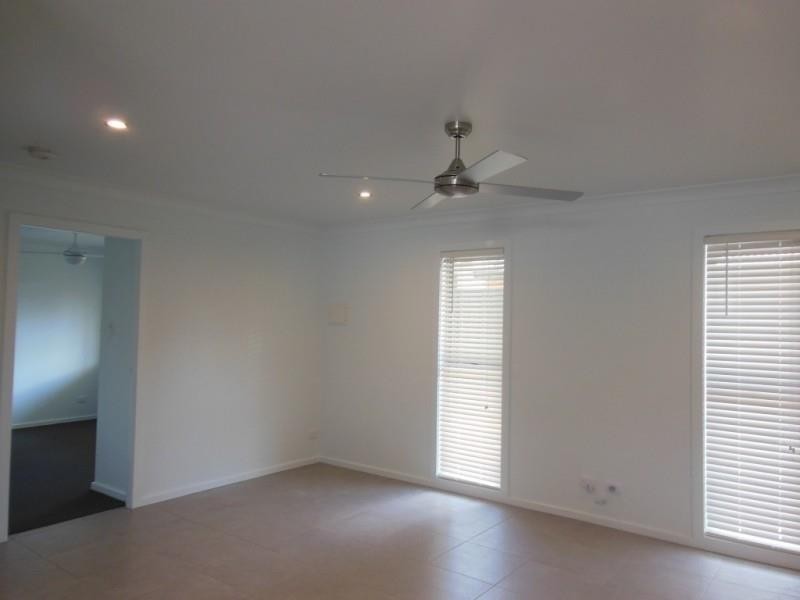 92A Kerry Cres, Berkeley Vale NSW 2261
