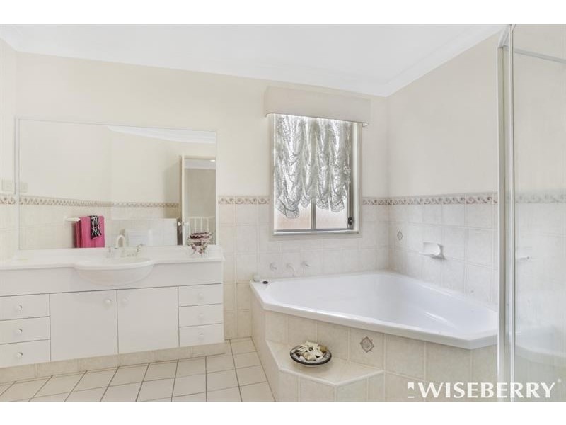 3 Vulcan Cl, Hamlyn Terrace NSW 2259