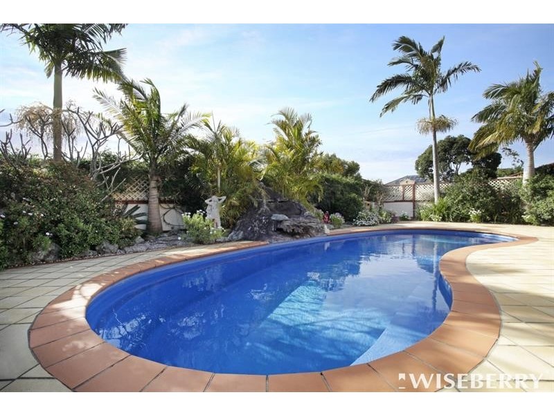 3 Vulcan Cl, Hamlyn Terrace NSW 2259