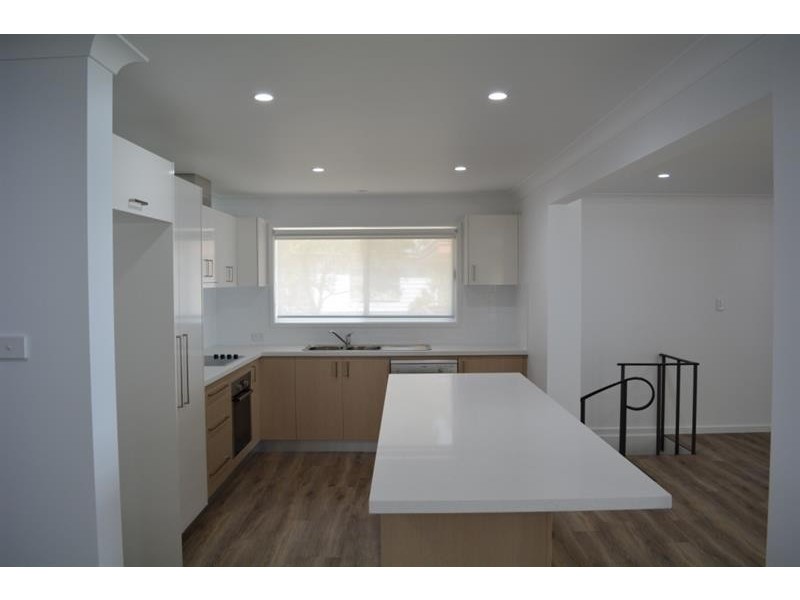 82 Leonard Ave, Toukley NSW 2263