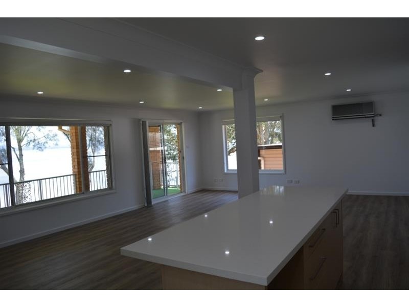 82 Leonard Ave, Toukley NSW 2263