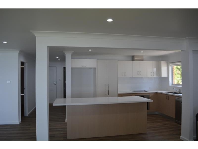 82 Leonard Ave, Toukley NSW 2263