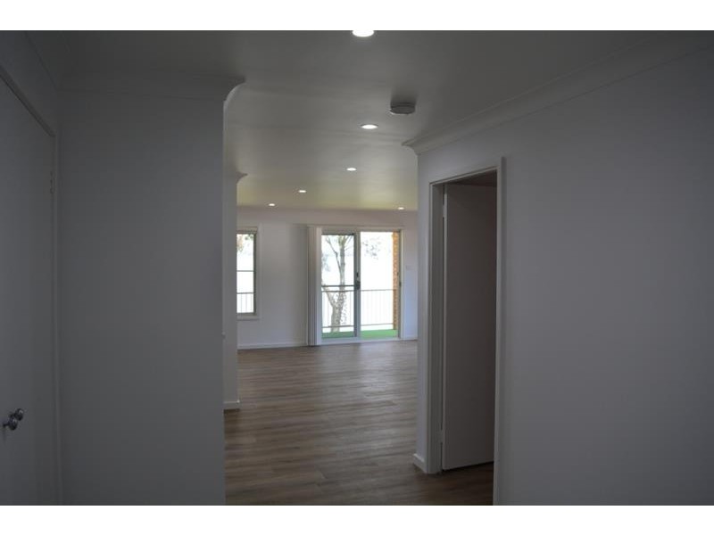 82 Leonard Ave, Toukley NSW 2263