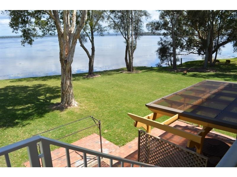 82 Leonard Ave, Toukley NSW 2263