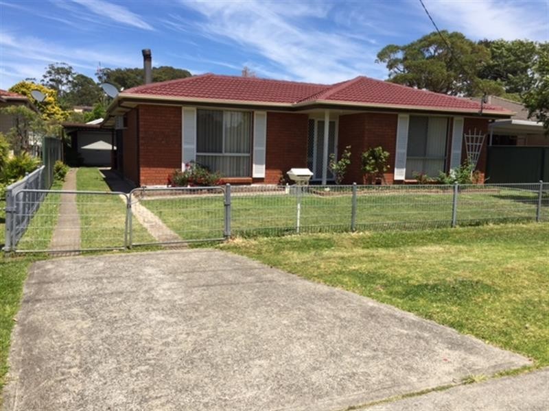 34 Clare Cres, Berkeley Vale NSW 2261