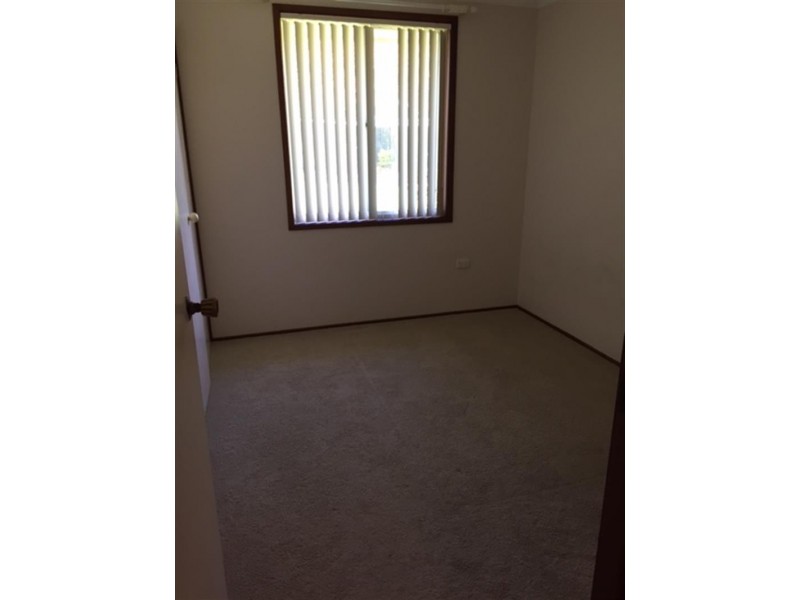 34 Clare Cres, Berkeley Vale NSW 2261