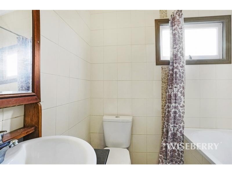 193 Tuggerawong Rd, Tuggerawong NSW 2259