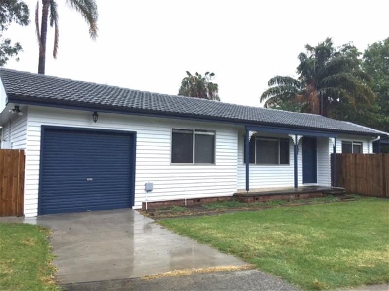 302 Lakedge Ave, Berkeley Vale NSW 2261