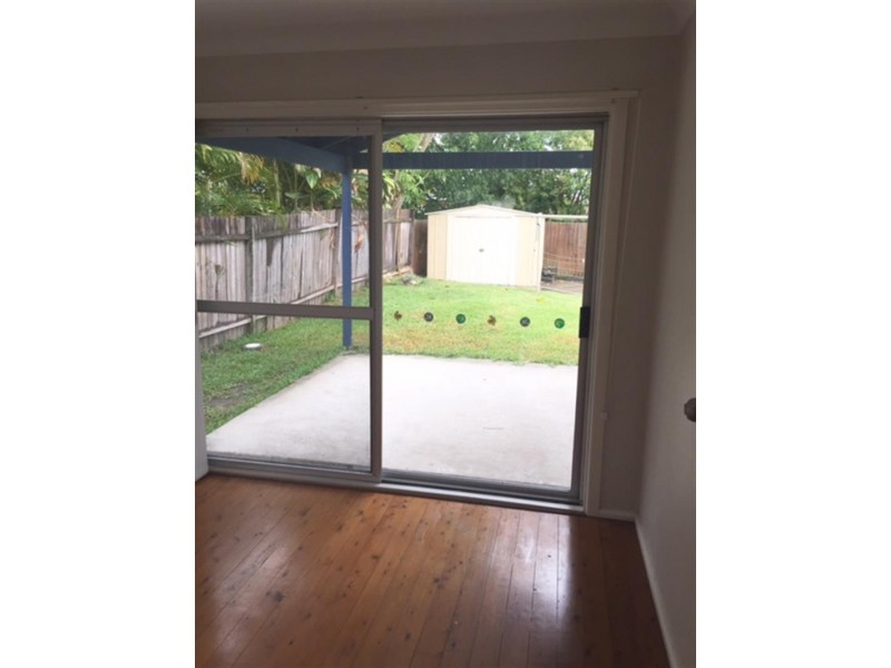 302 Lakedge Ave, Berkeley Vale NSW 2261