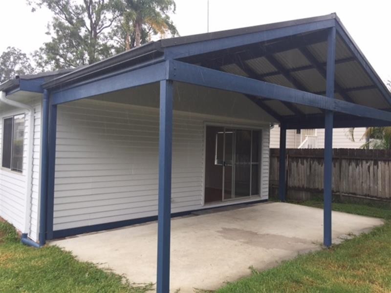 302 Lakedge Ave, Berkeley Vale NSW 2261