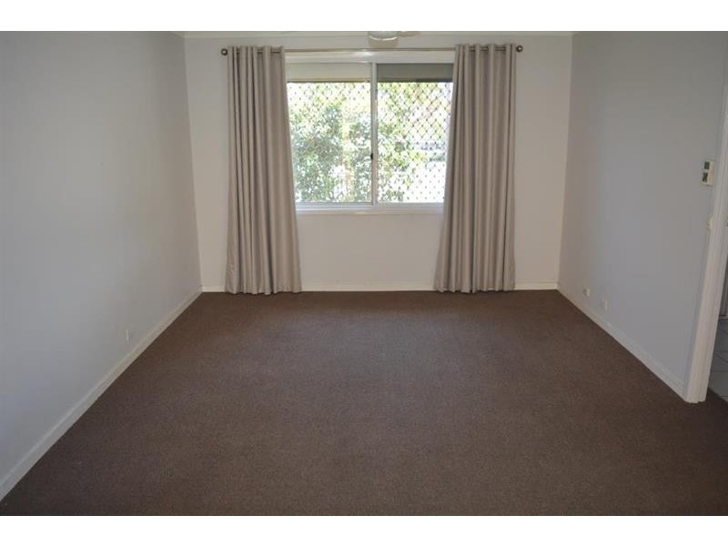 2 Gorokan  Dr, Lake Haven NSW 2263