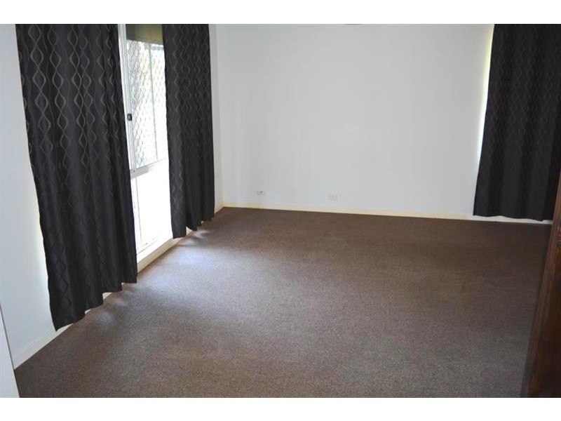 2 Gorokan  Dr, Lake Haven NSW 2263