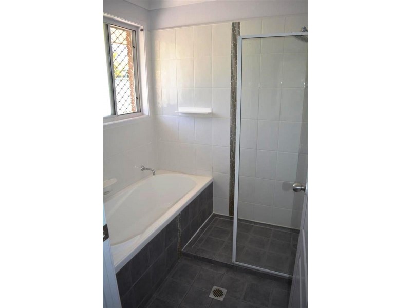 2 Gorokan  Dr, Lake Haven NSW 2263